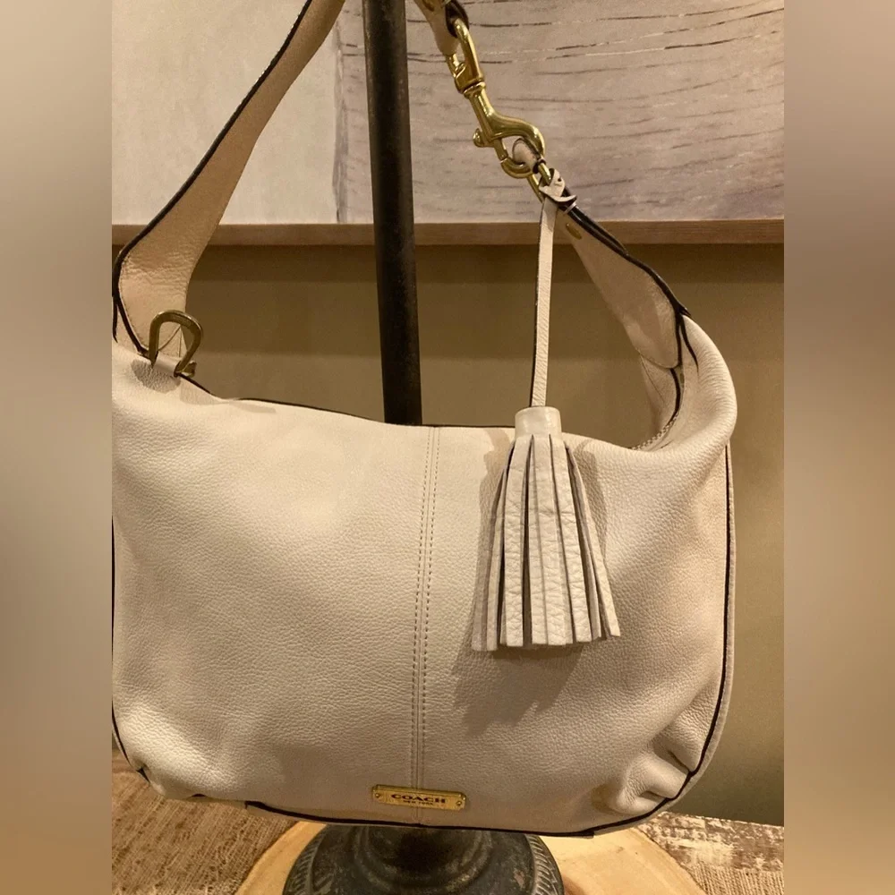 Coach‎ Avery Hobo Shoulder  Leather Bag In Bone(ivory Off White) F23960 Mint
